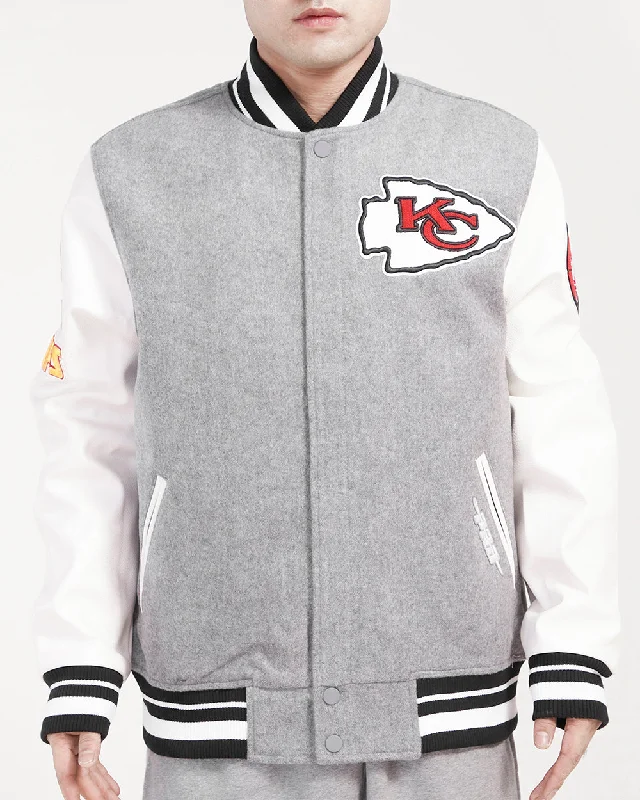 NFL KANSAS CITY CHIEFS OLD ENGLISH MEN'S RIB WOOL VARSITY JACKET (HEATHER GREY/WHITE/BLACK)